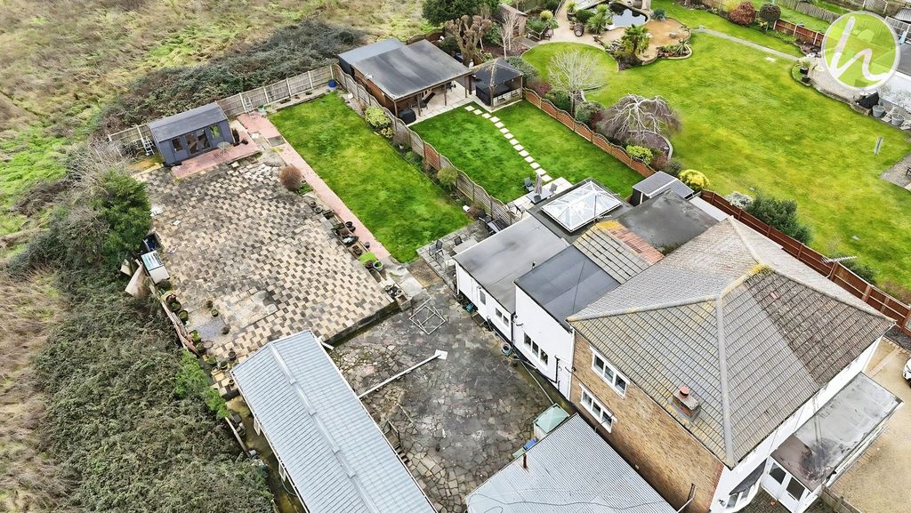 Property photo 3 of 26