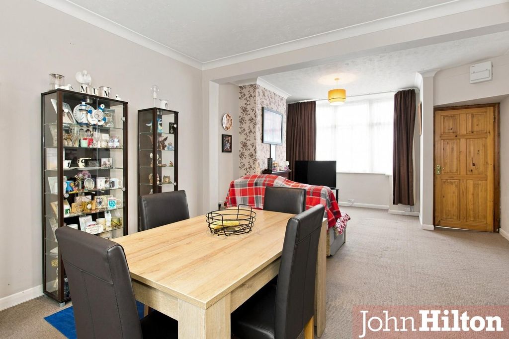 Property photo 3 of 12 Ladysmith Road15.Jpg