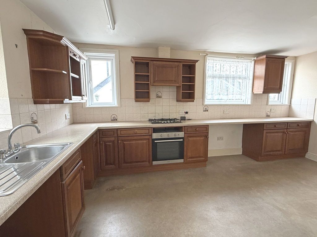 Property photo 2 of 18 Photo 10