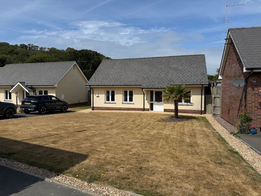 Property photo 2 of 33
