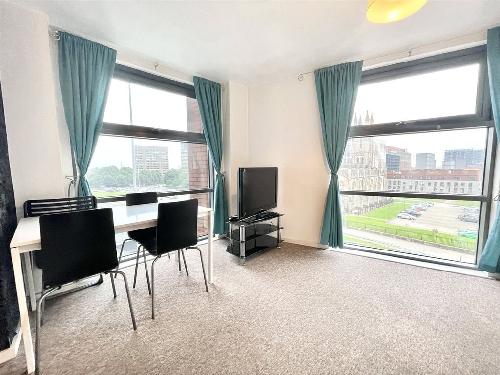 Property photo 3 of 9 Picture 3