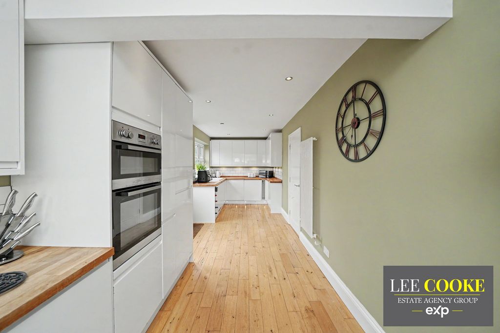 Property photo 2 of 51