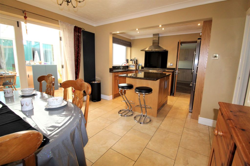 Property photo 3 of 26