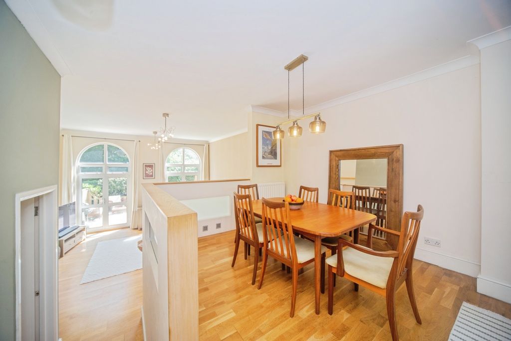 Property photo 2 of 22 Pbox-Img.Jpg