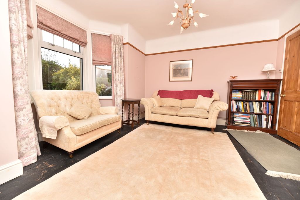 Property photo 3 of 21