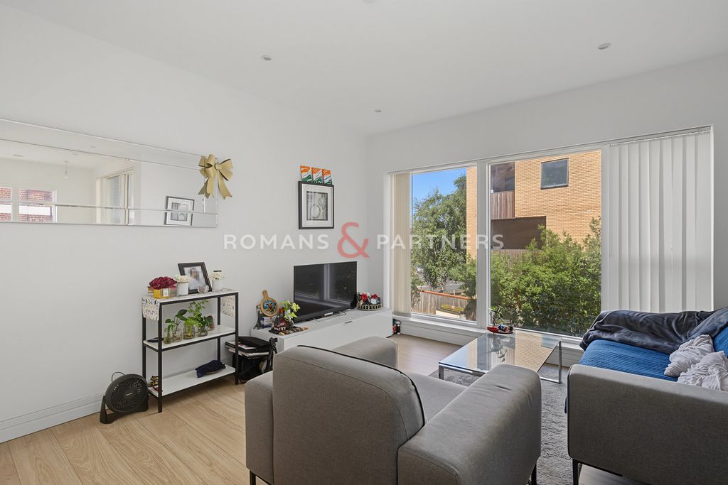 Property photo 3 of 12