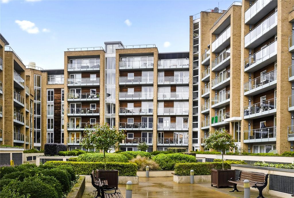 Property photo 1 of 21 Exterior