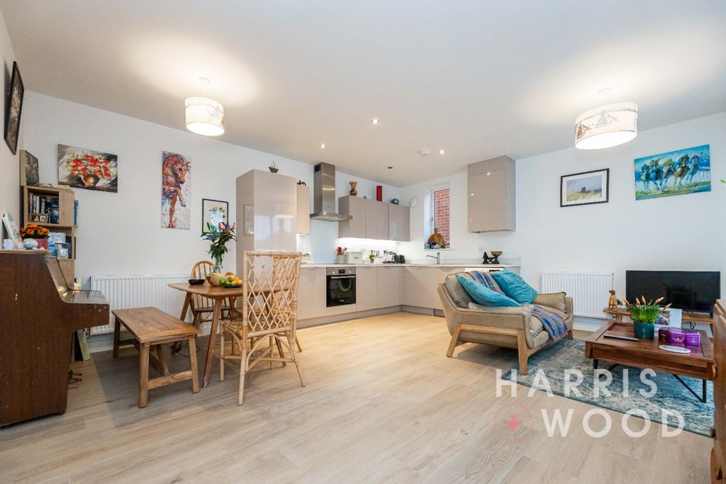 Property photo 3 of 16 4435563