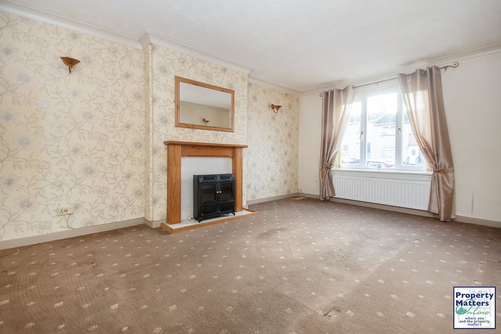 Property photo 2 of 15 Lounge