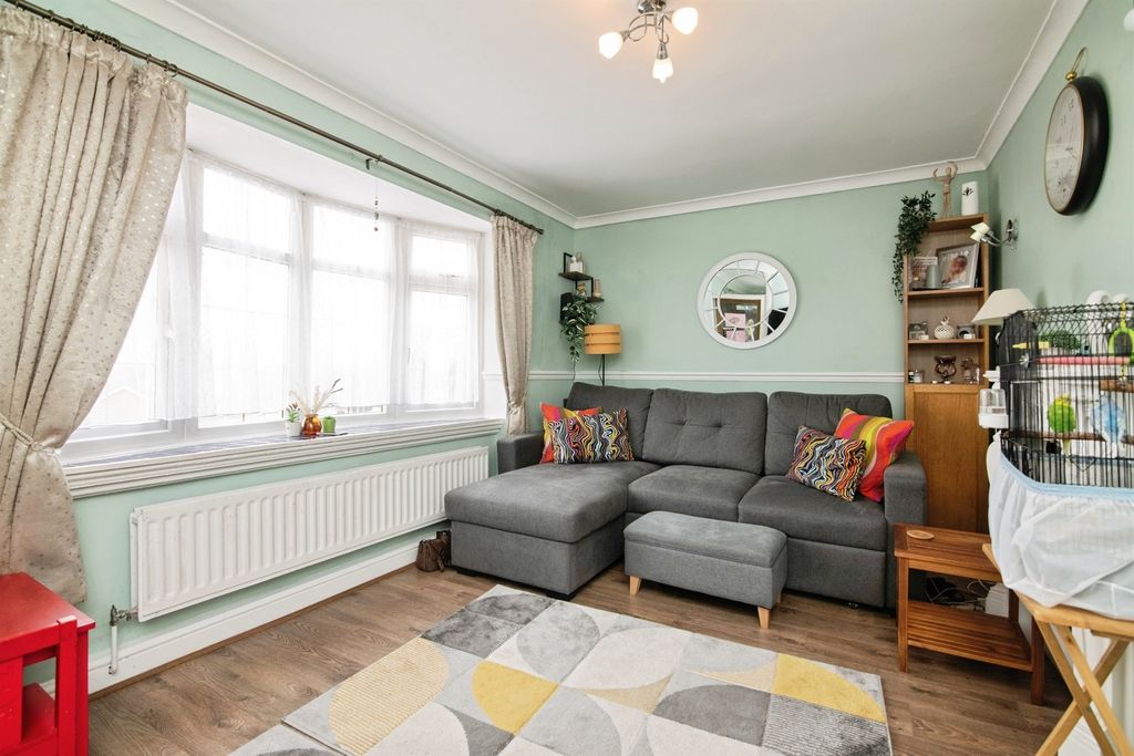 Property photo 3 of 12