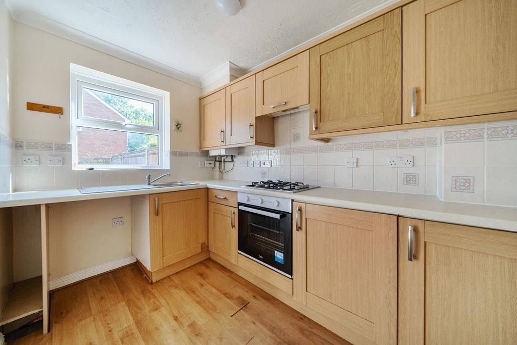 Property photo 2 of 11 Picture No. 24