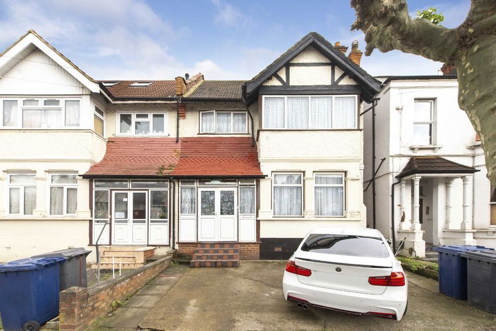 Property photo 1 of 8
