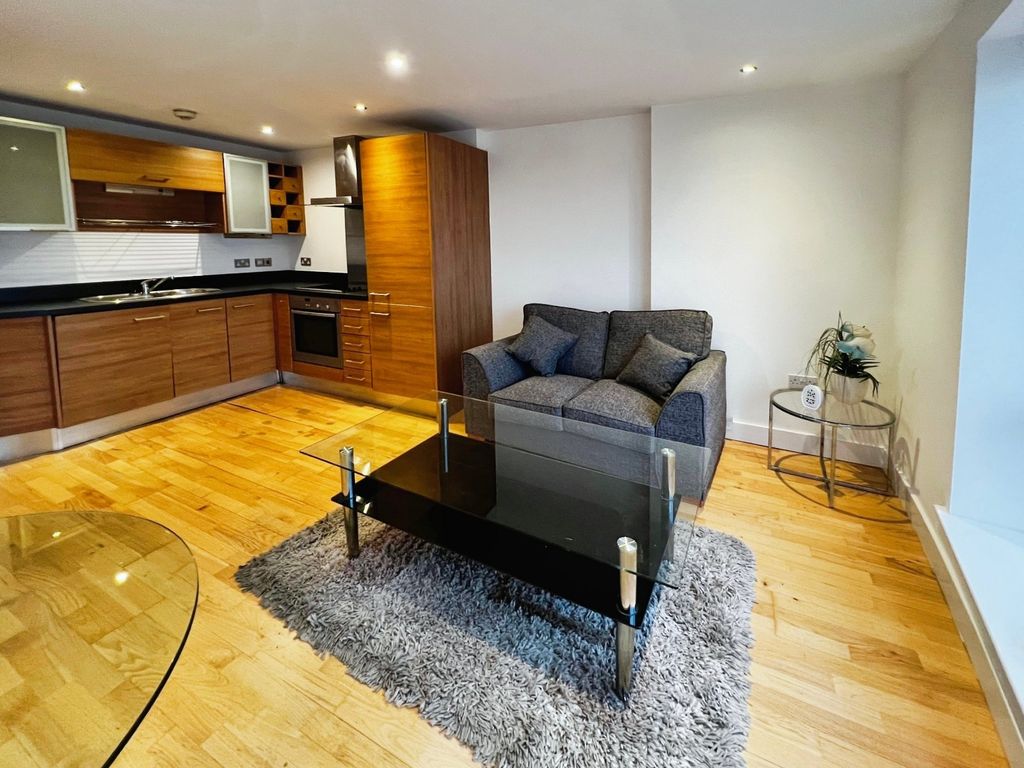 Property photo 3 of 8 Picture No. 12