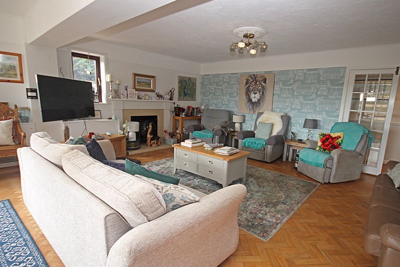 Property photo 3 of 23 Sitting Room