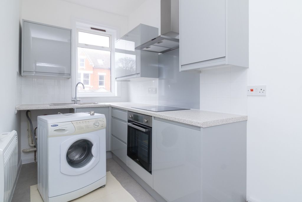 Property photo 3 of 8 2269636