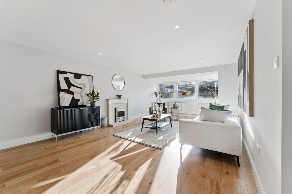 Property photo 3 of 36