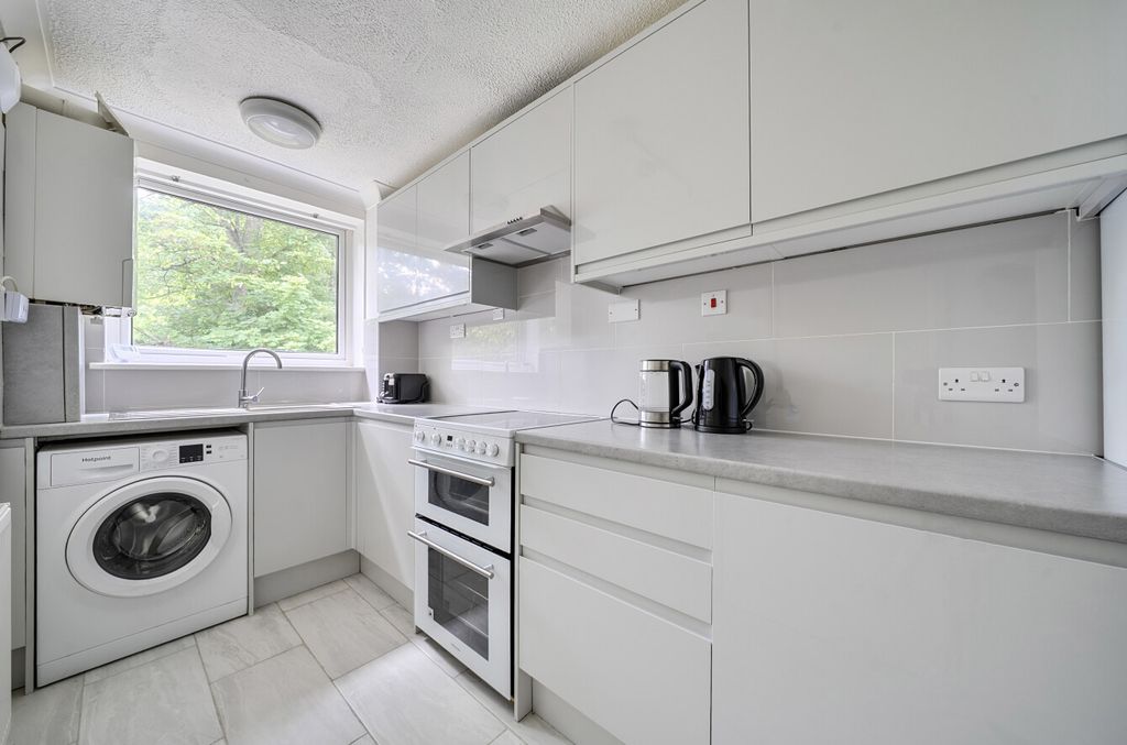 Property photo 3 of 17 1463099-15-6A0331...