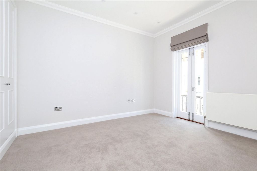 Property photo 3 of 12 Picture No. 10