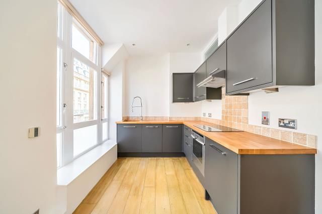 Property photo 2 of 11 Kitchen