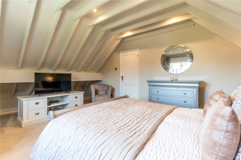 Additional image 21 of 5 bed detached house for saleHigh Road, Loughton, Essex IG10