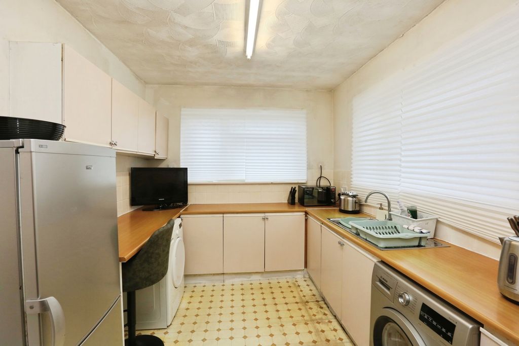 Property photo 2 of 14 Photo