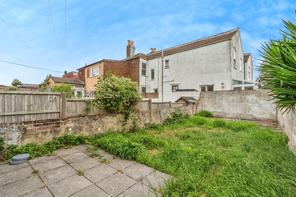 Property photo 3 of 10 Photo