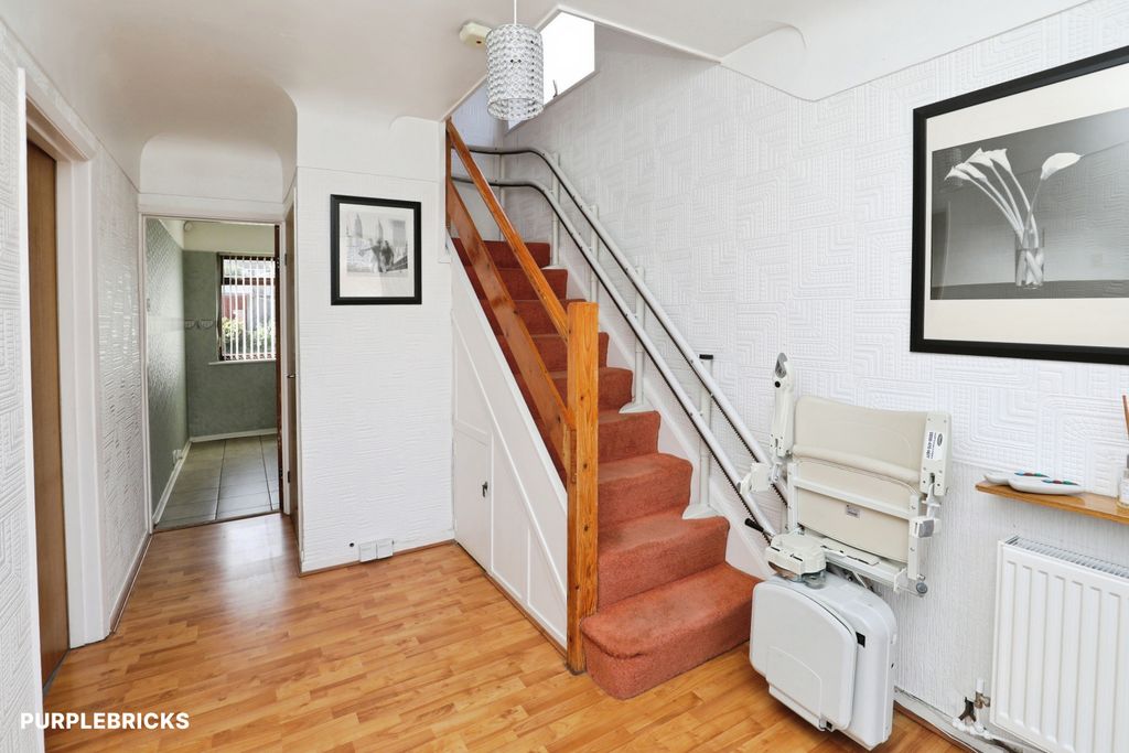 Property photo 2 of 20