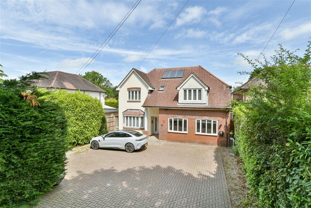Property photo 1 of 14 External (Web)
