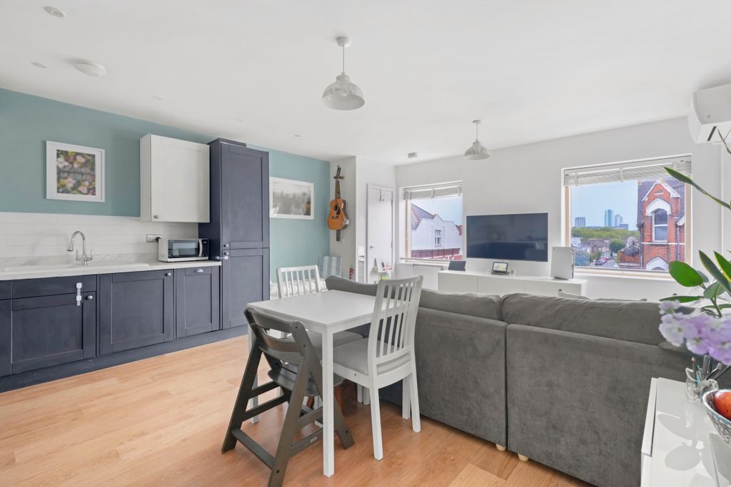 Property photo 3 of 19 _Akp2529
