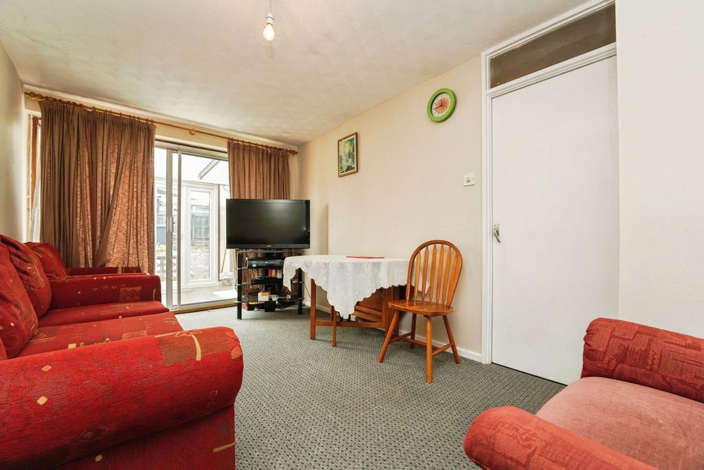 Property photo 3 of 15 Photo