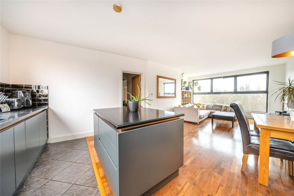 Property photo 3 of 12 Picture No. 12