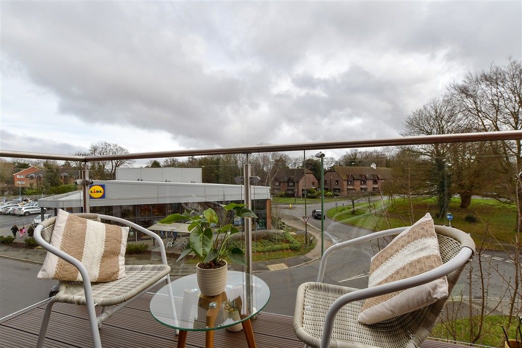 Property photo 2 of 8 Balcony