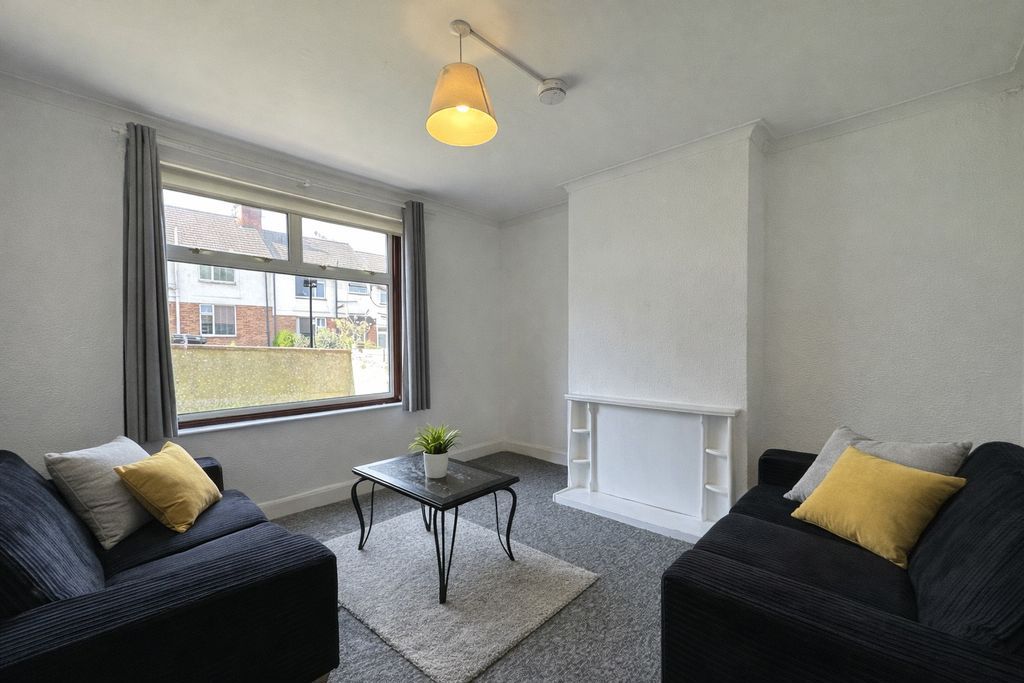 Property photo 3 of 8 Photo 13