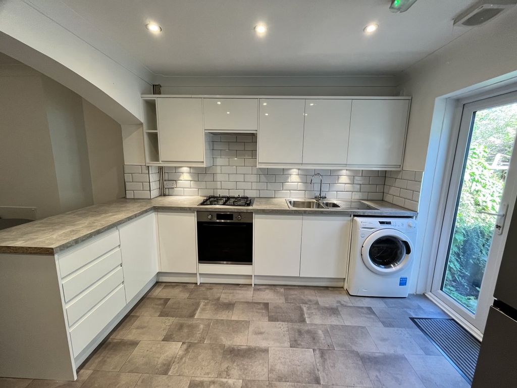 Property photo 3 of 16 Gallery