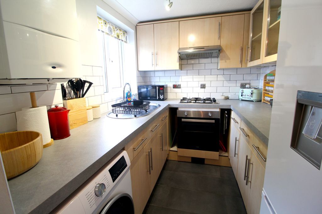Property photo 2 of 9 Kitchen