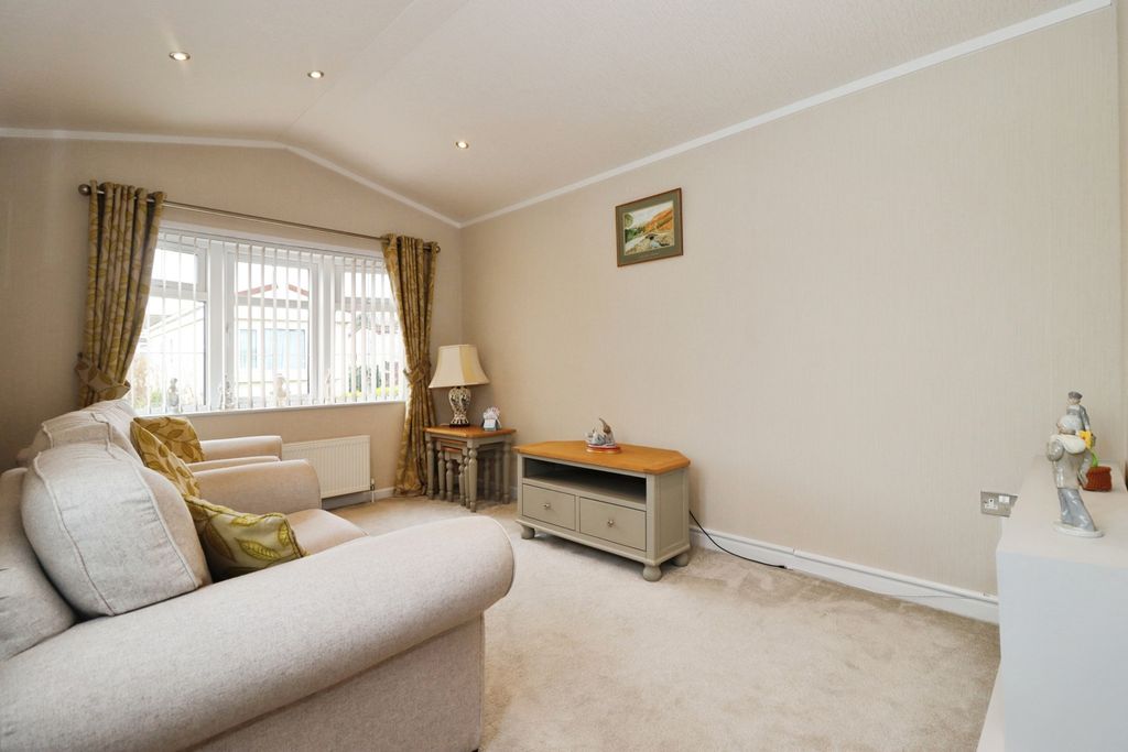 Property photo 2 of 19 Picture 2