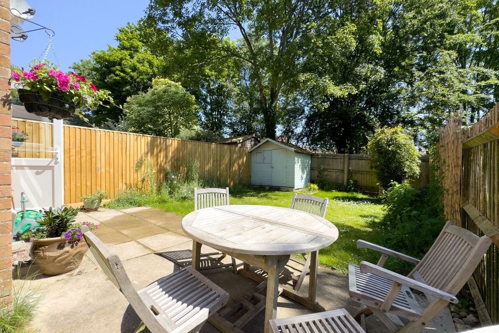 Property photo 2 of 17