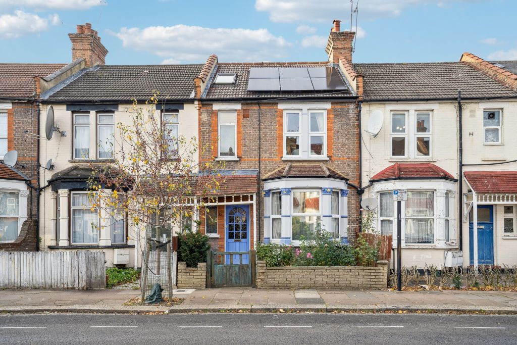 Property photo 1 of 12