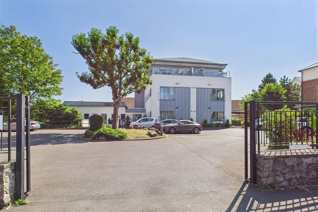 Property photo 1 of 14