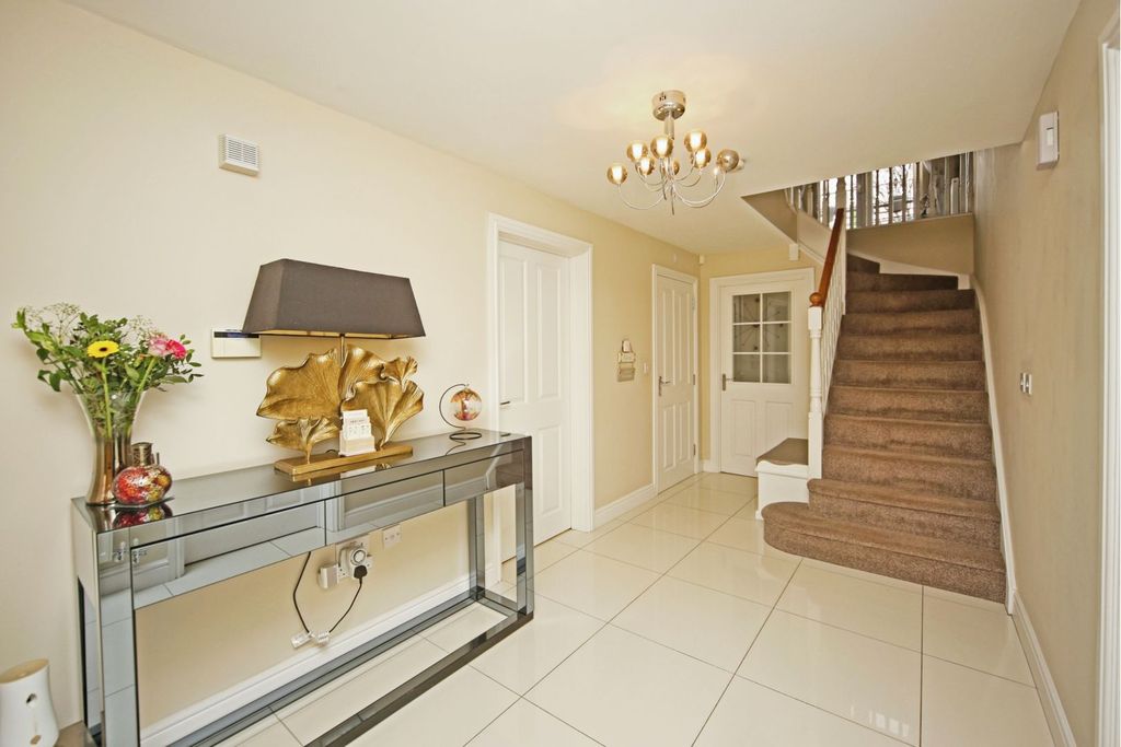 Property photo 2 of 22