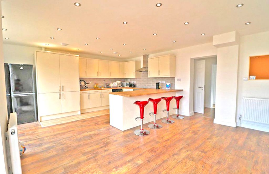 Property photo 1 of 3