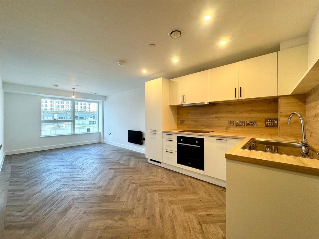 Property photo 1 of 11 Living Room Pic 2.Jpeg