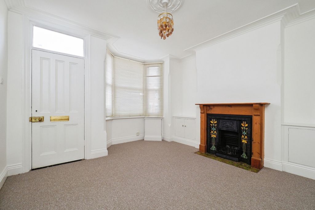 Property photo 2 of 16 Photo