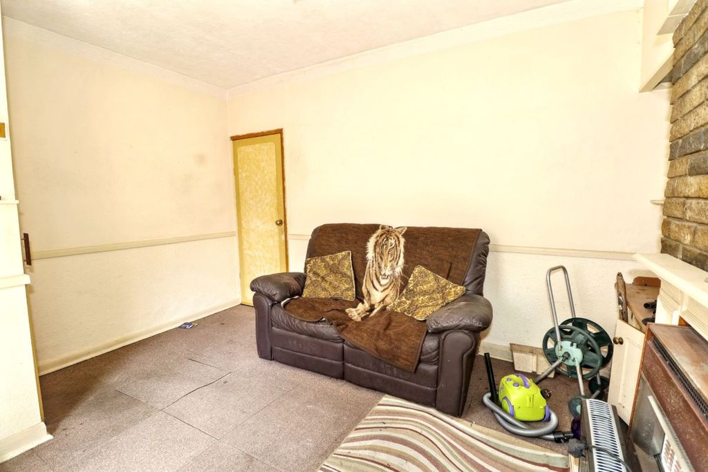 Property photo 3 of 14