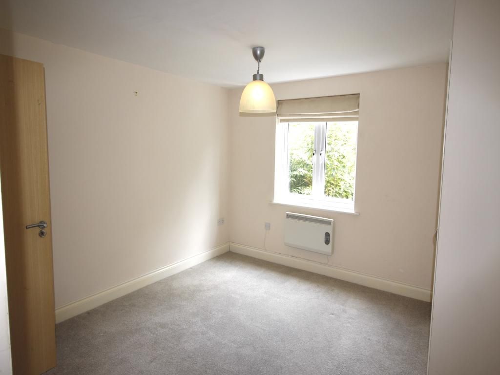 Property photo 3 of 8 Master Bedroom