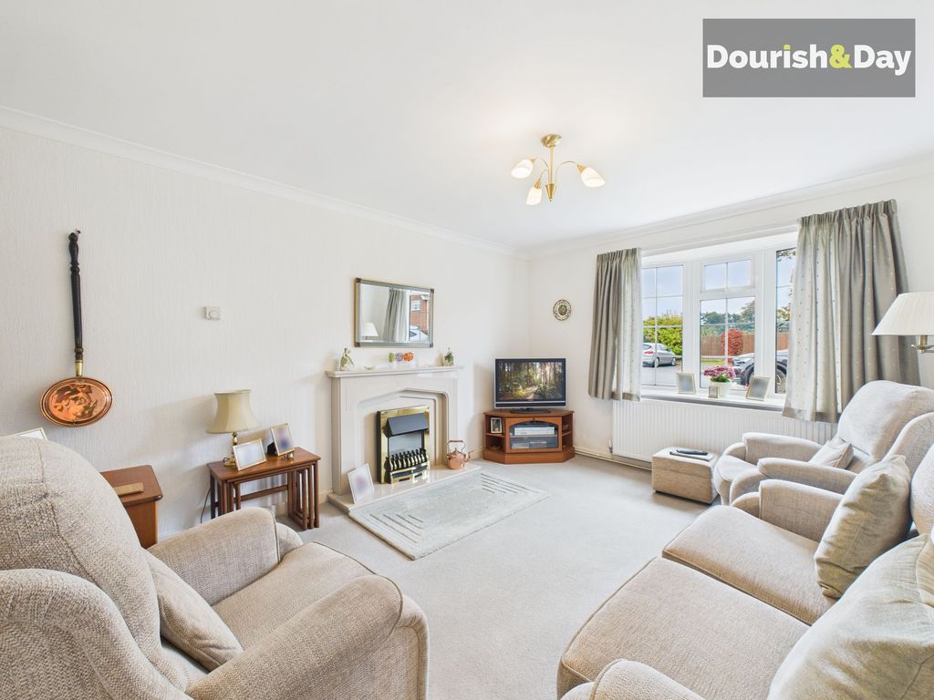 Property photo 2 of 21 Lounge