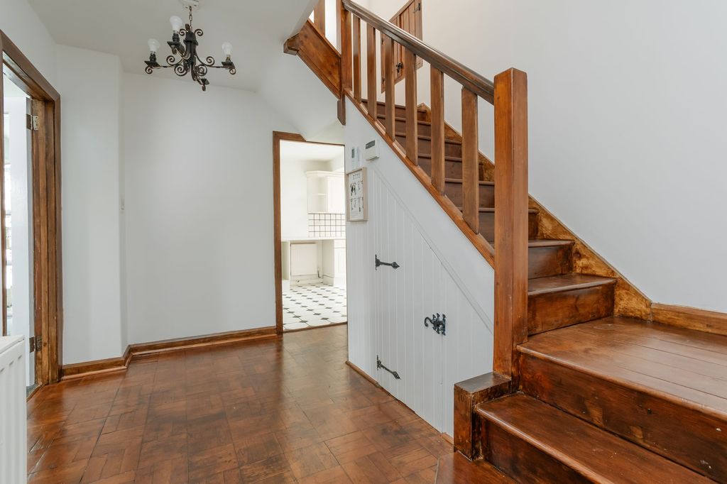 Property photo 2 of 23