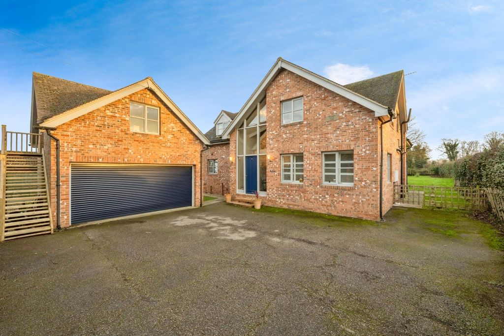 Property photo 1 of 19 Front