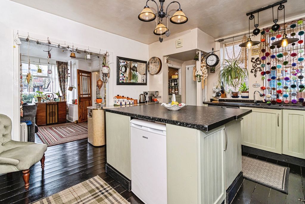 Property photo 3 of 15 Photo