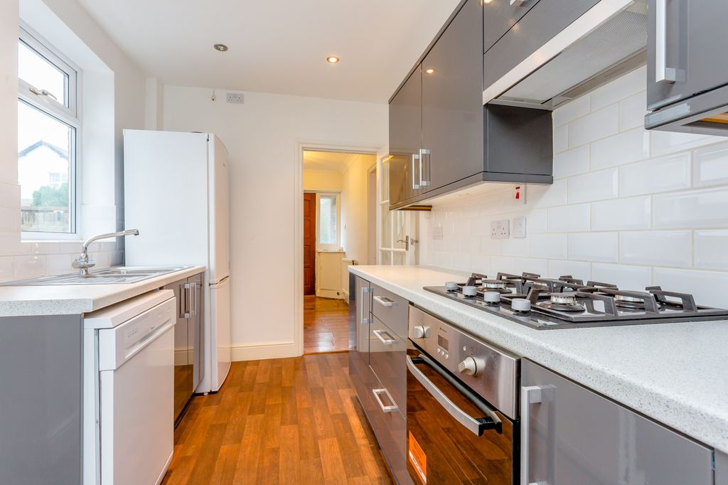 Property photo 2 of 9 3